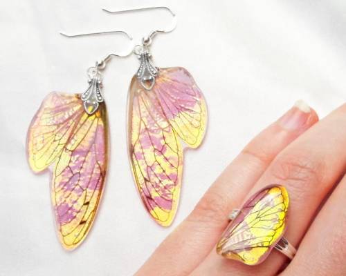 Real #colorchanging #insect wing jewelry set made from #cicadawings and a little bit of #fairy magic