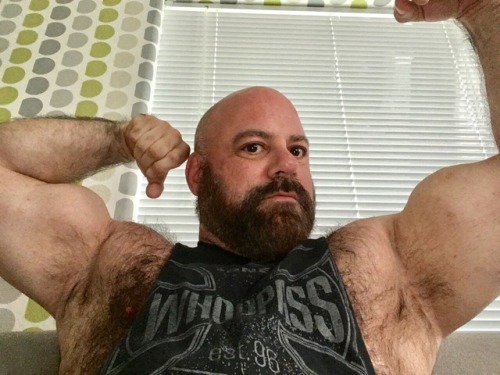 cool-damsmuscle:I heard gun shot this morning