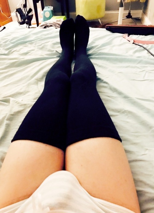 lewd-pet:My little butt/bulge ♡   
