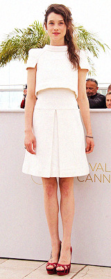 swifterdeen:  Can I Have Your Wardrobe?  1.) Astrid Berges-Frisbey 