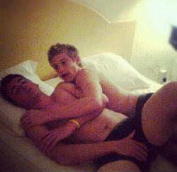 onedirectionbulges:  Ziall in bed. And of