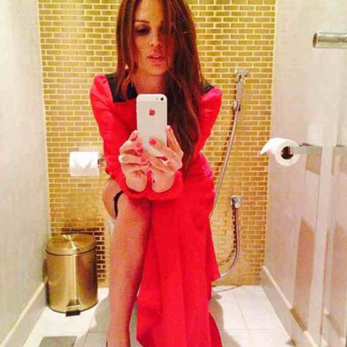 bestway64:  selfie on the pot