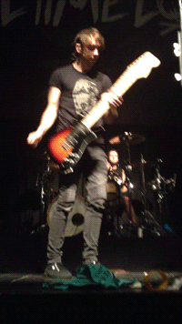 neverletlife-killyourspark:  Alex showing off his twerking skills (Amsterdam, 23.02.2014) Credit 