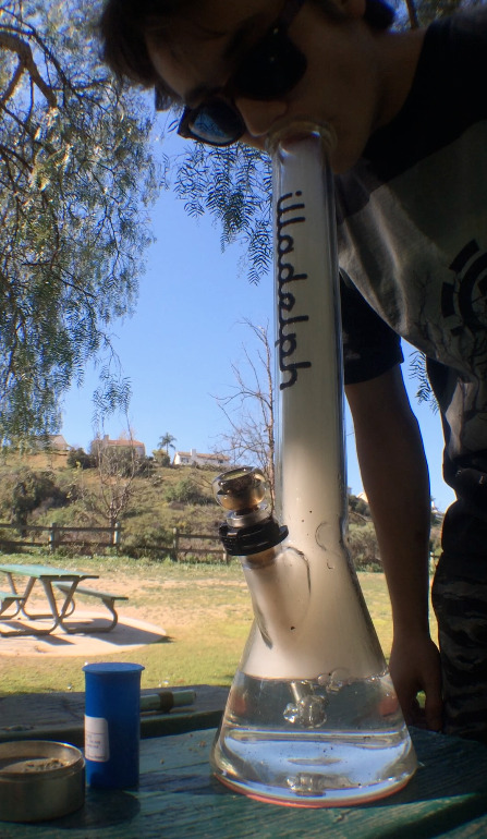 dabsandvveed: no better place to rip a bong than in nature. 