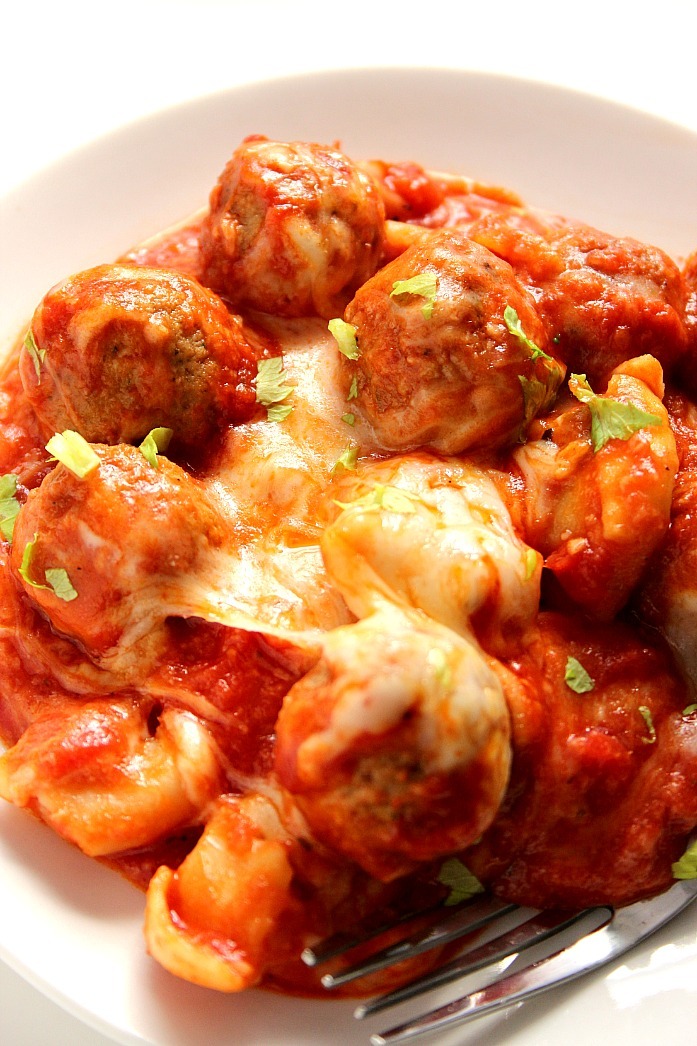 foodffs:  One Pot Cheesy Tortellini and Meatballs Recipe Really nice recipes. Every