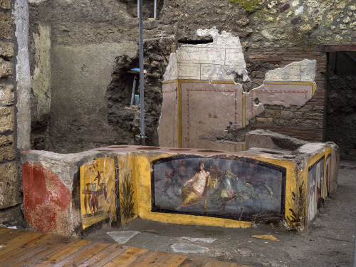 itscolossal:Archaeologists Have Uncovered an Impeccably Preserved Food Stand in Pompeii“A complete d