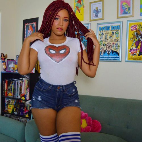 I haven’t posted MJ in ages but there just might be a new marvel girl with red locs coking your way 