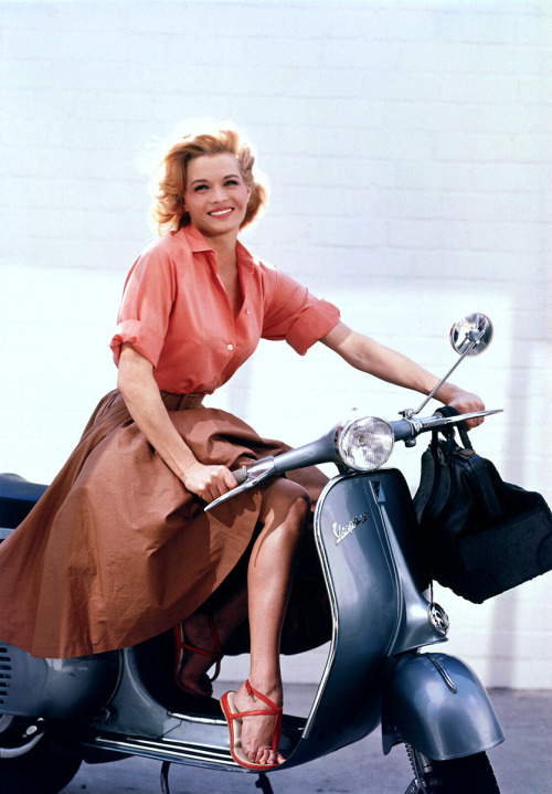 Angie Dickinson / publicity still for Jean Negulesco’s Jessica (1962)