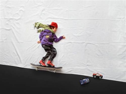howtotalktogirlsatparties:  “Photographer helps boy in wheelchair do the impossible.” 