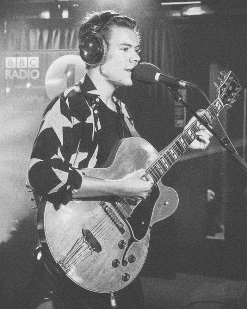 everythingstylinson:harry on bbc radio one (live lounge)