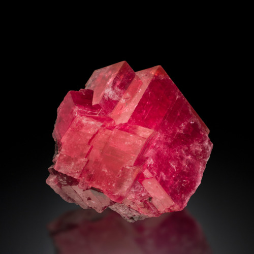 vugnasmineralblog: Rhodochrosite Sweet Home Mine, Colorado, USA