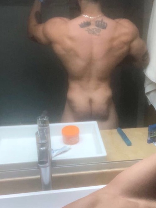 straightbait17: Mexican body builder Armando HMU for more! Zaddy!!