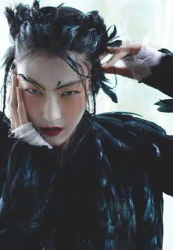 deemonbarbee:  somethingvain:  Ji Hye Park in Noir Et Blanc for Vogue Korea January 2013  Smoldering Femme Goth… deemonbarbee.tumblr.com 