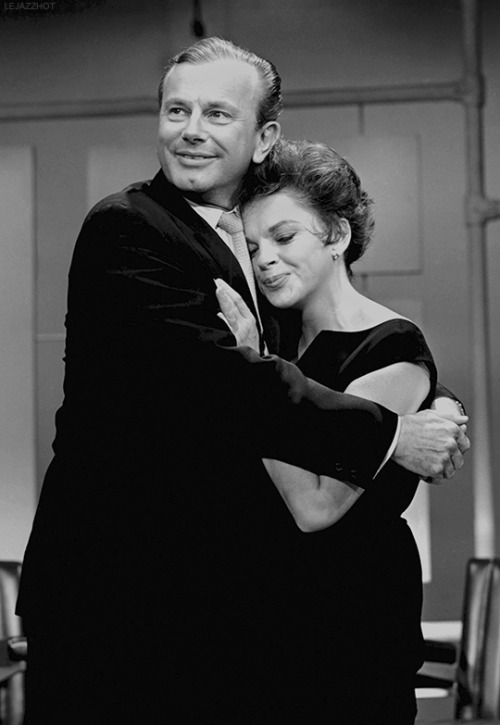 lejazzhot:Judy Garland with Jack Paar, 1962.