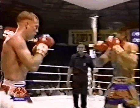 muaythaigifs:  Sakmongkol’s teep clinic on Ramon Dekkers