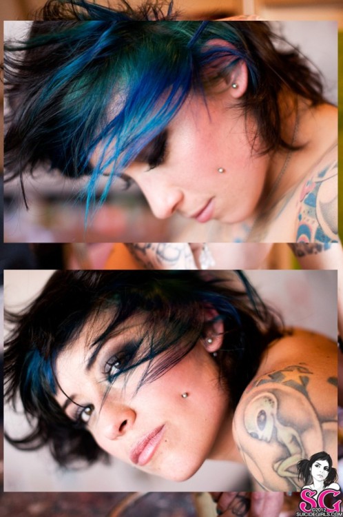 sglovexxx:  Smash Suicide
