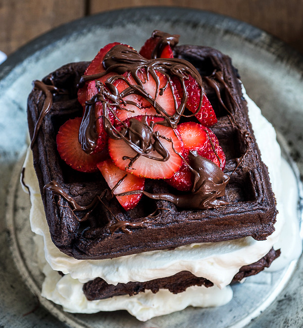 delicious-food-porn:Chocolate Wafflesgimme!