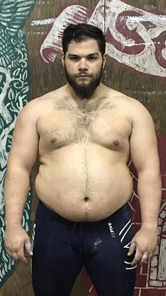 bellies-and-ass: bigboigrowalot:  fattdudess:  He just keeps getting bigger &amp;