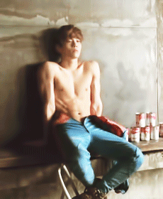 oncloud-onew:  Why wear a shirt when you have a body like his? 