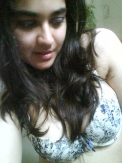 Priya,india, Age-25, Size- 30-34-32,Housewife,