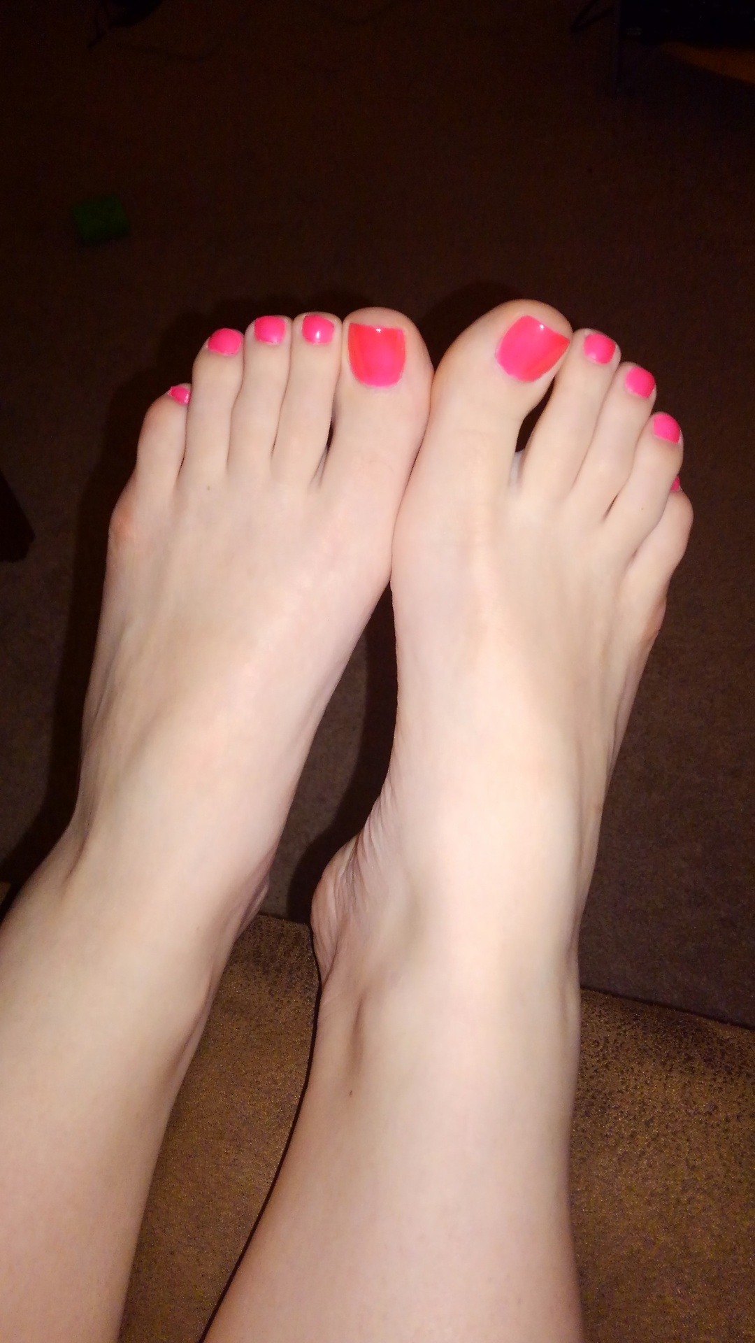 Only Cummy Toes !