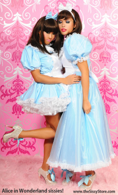 sissymaids:  Alice in Wonderland sissies!