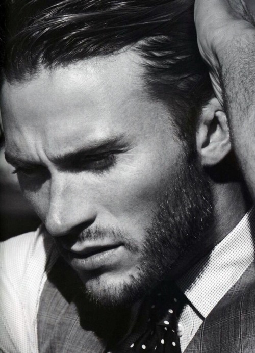 youarealwaysinmydreams:Handsome Scott Eastwood