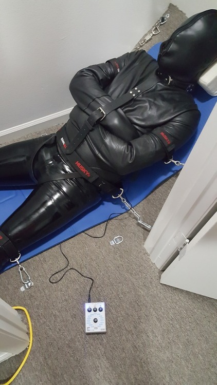 glychlock: The Boy needed some time locked away. Enjoying the electro in his home. The camera helps 
