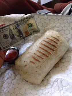 marysburgerbackpack:  meringuemaiden:  1lb Burrito baby (w/ hundo for scale).  this is the money burrito. reblog for money and burritos to come your way 