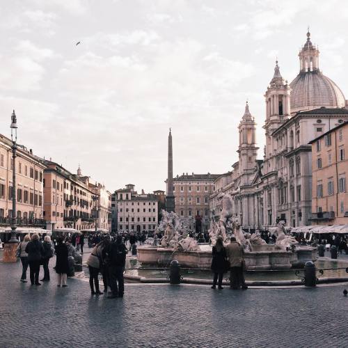 crosmataditele:Roma è la città degli echi, la città delle illusioni, e la città del desiderio. Giott