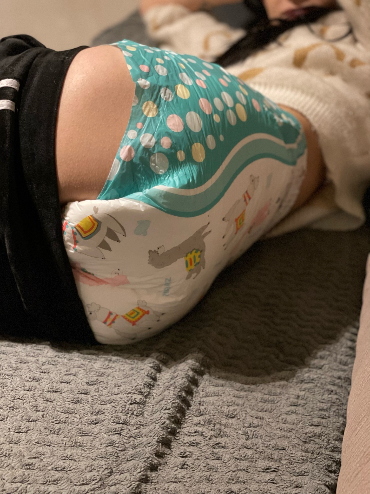 diapergirlmilla:Daddy came home from work and I had a surprise for him. 💕.He was excited 🤩 . It’s the way it should be, he told me; little girls belong in diapers!On the pinned post, we have almost 1K likes.  That means daddy is going to wear