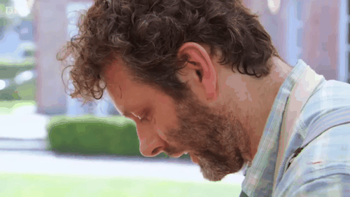 Celebrity Bake Off With Michael Sheen And His HANDS