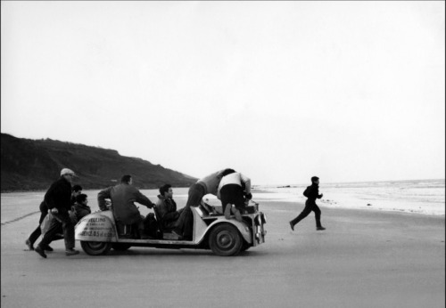 mrsalabamaworley: Filming the final shot in The 400 Blows (1959)
