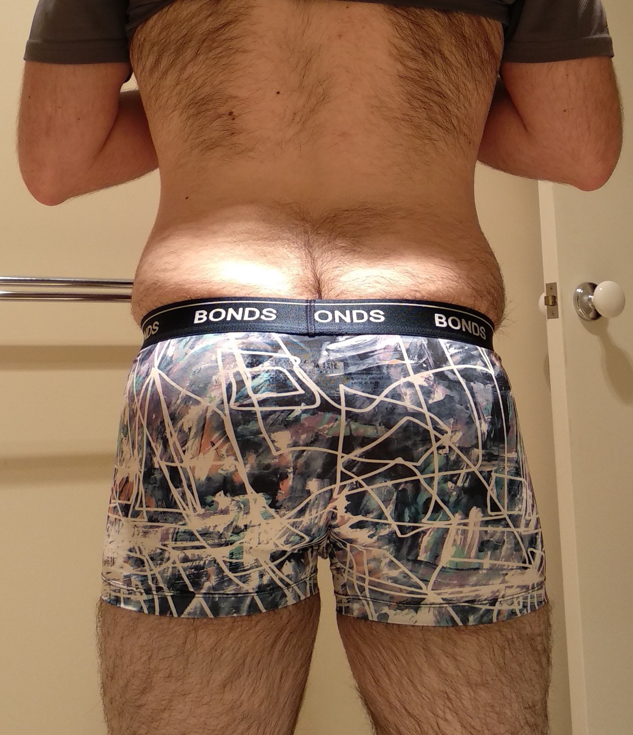 thingschange111: Stretching is good for you right? Like: Stretching your pants, Stretching