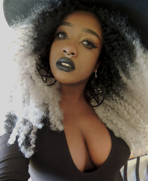 Sex nigeria-connection:  What a hot black witch! pictures