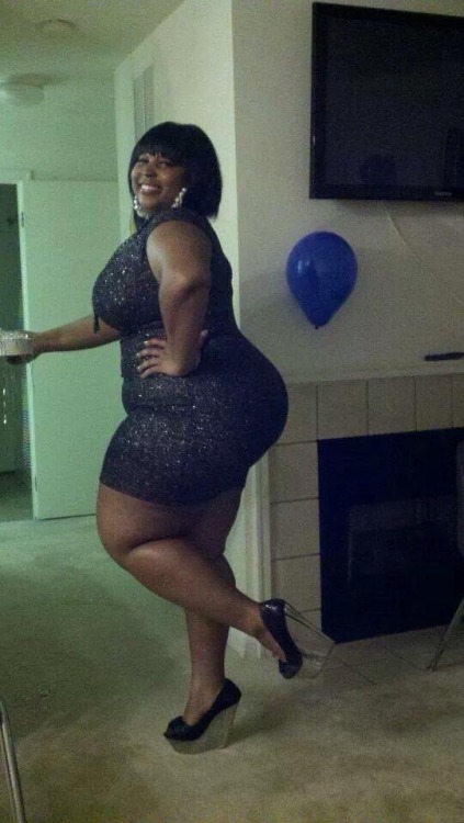 Thick women/ BBWs adult photos