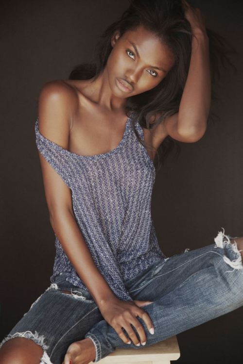 Stunning black babe.