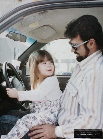 marriedtoddlovato:  Oh, father, please father I’d love to leave you alone But I