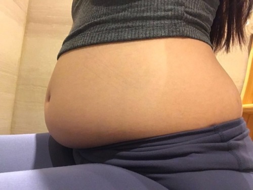 curiousbellybabe:Hello! Sorry I haven’t been posting as much lately. I’ve been doing som