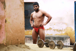 mikimiquel:   Indian wrestler caught dressing up    Cutie