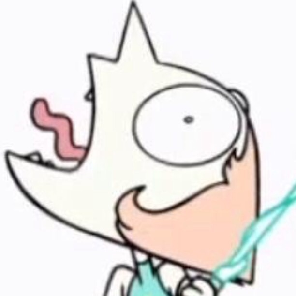 gemxi:  she is beauty she is grace  she has a birdy face X3