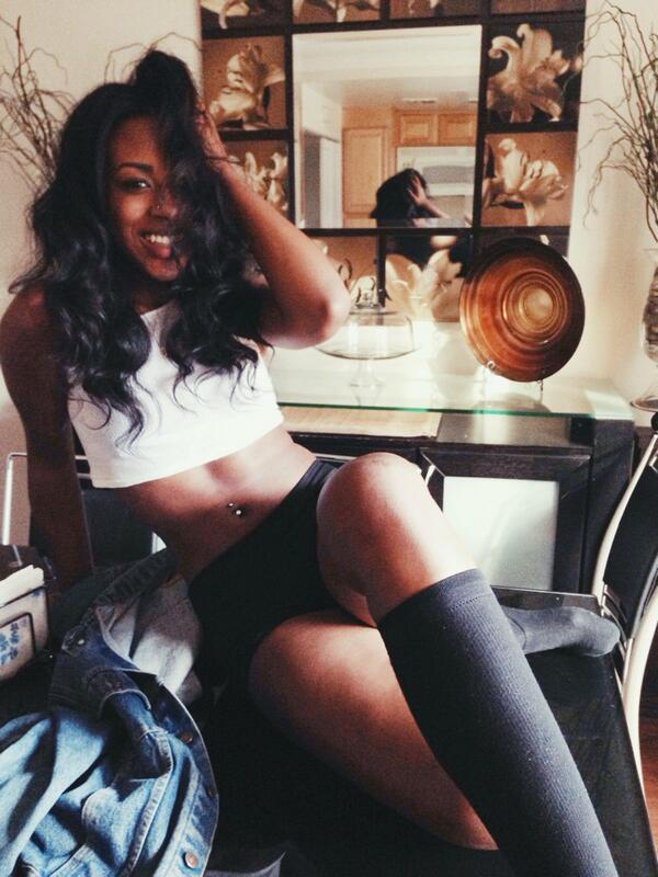 fuckyeahdarkgirls:  @taylorzaria  ; ” i don’t need you, i don’t need you”