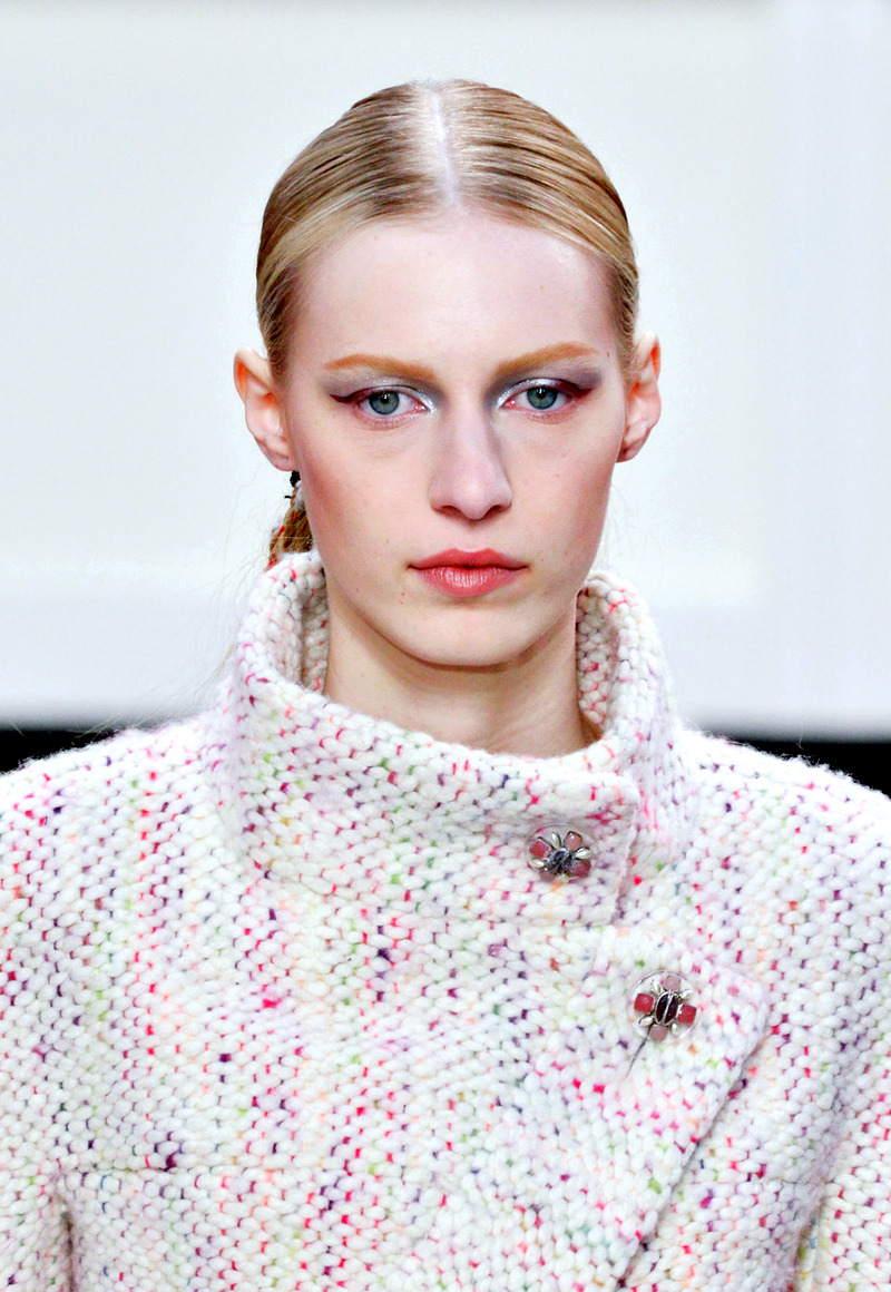 Julia Nobis (8) - Tumblr Gallery