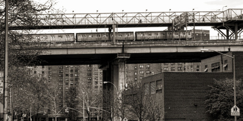 nyc-subway:  14 11 22_3057 Williamsburgh Bridge with train via changsterdam 