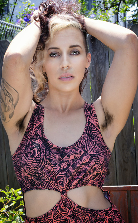 felmcyber-hairy-armpits:    .