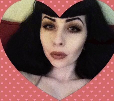 enragederadication:  xoghostgirl:  enragederadication:  I did this I’m so bored help me  Hello I’m in love with you!  That’s the best news in the world <3 Cutest babe.  your lips are perfect