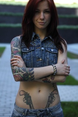 i-asked-for-more-tatooed-girls:  i-asked-for-more-tatooed-girls