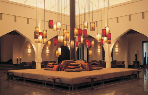 titaniumtopper:  travelplusstyle:  Chedi Muscat, Oman When Jean-Michel Gathy, Belgian architect working in Kuala Lumpur embarked upon the Chedi Muscat project, he journeyed across Oman, exploring local styles and traditions. He then incorporated Omani