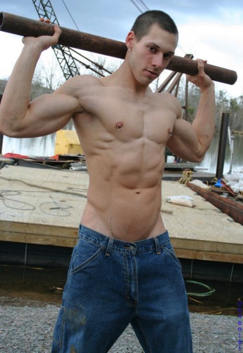 dumbcuntrybootluvr:  Tight.. 