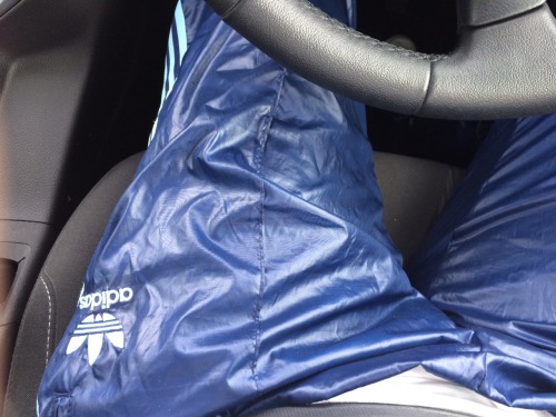 scallytrackies: Risky car park wank on my back seats after day out in my cal surfs ;) My favorite th